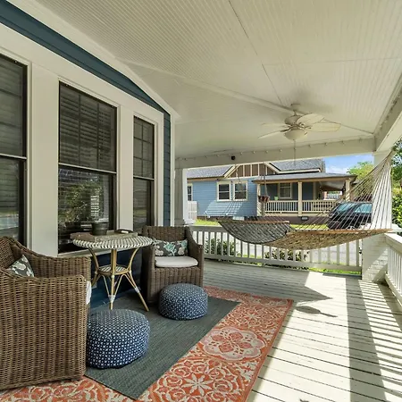 Chic Bungalow In Plaza Midwood Charlotte