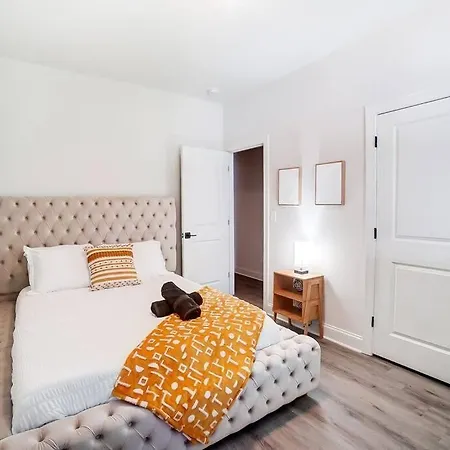 Holiday home Escape To Luxury & Uptown Stunner & Brand New *