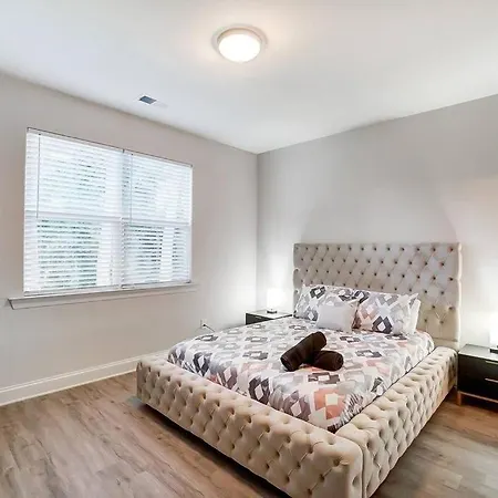 Escape To Luxury & Uptown Stunner & Brand New Holiday home