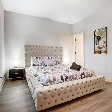 Escape To Luxury & Uptown Stunner & Brand New Holiday home