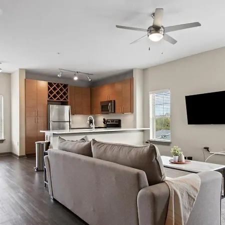 Landing - Modern With Amazing Amenities *