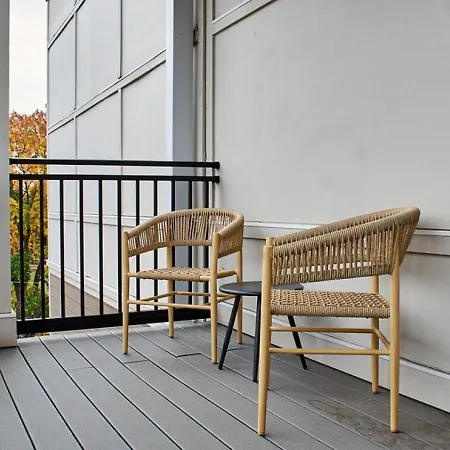 Apartment Landing - Modern With Amazing Amenities *