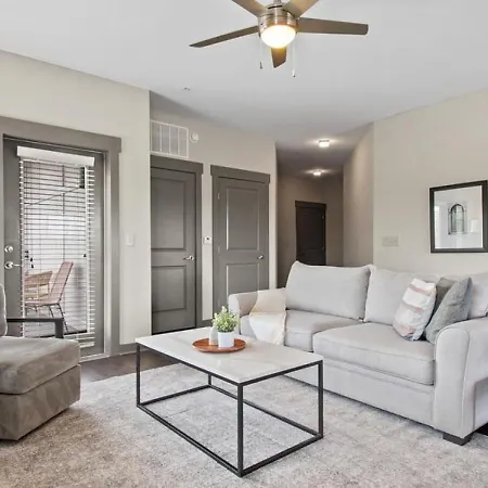 Landing - Modern With Amazing Amenities *