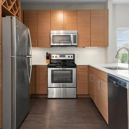 Landing - Modern With Amazing Amenities