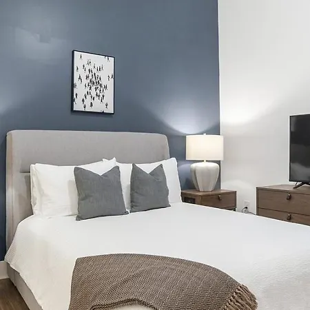 Landing Modern With Amazing Amenities Apartment