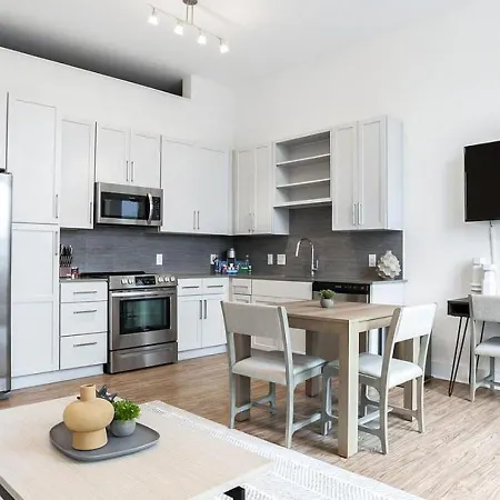 Apartment Landing Modern With Amazing Amenities