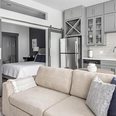 Apartment Landing Modern With Amazing Amenities *