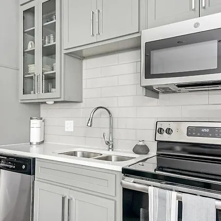 Landing Modern With Amazing Amenities * Charlotte