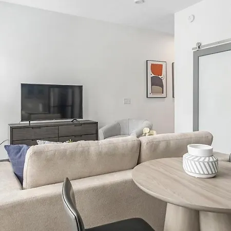 Apartment Landing Modern With Amazing Amenities Charlotte