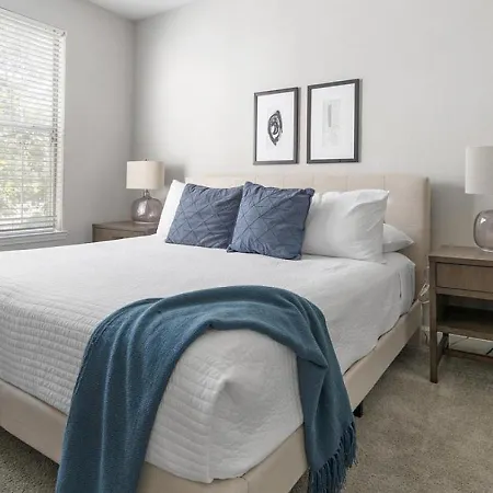 Apartment Landing - Modern With Amazing Amenities Charlotte