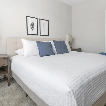Landing - Modern With Amazing Amenities Apartment