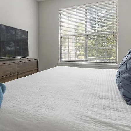 Landing - Modern With Amazing Amenities *
