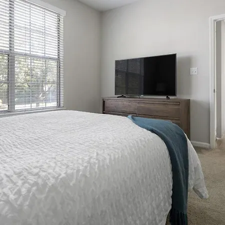 Landing - Modern With Amazing Amenities Charlotte