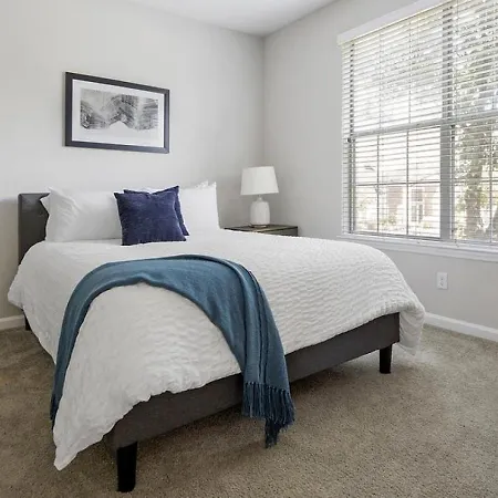 Landing - Modern With Amazing Amenities