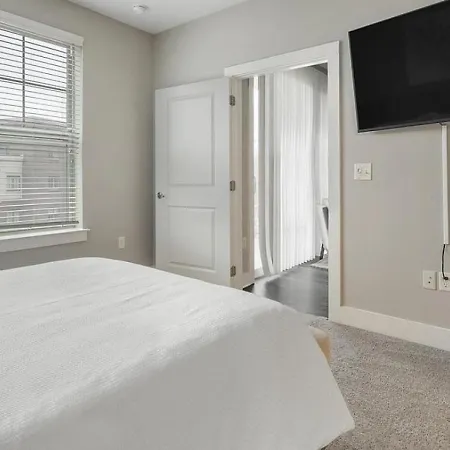 Apartment Landing - Modern With Amazing Amenities