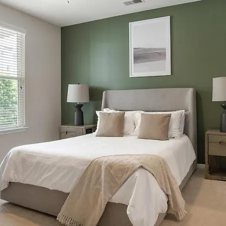 Landing Modern With Amazing Amenities Charlotte