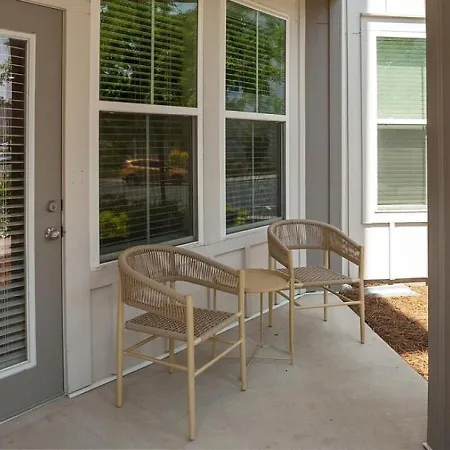 Landing Modern With Amazing Amenities * Charlotte