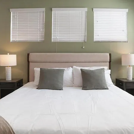 Apartment Landing Modern With Amazing Amenities