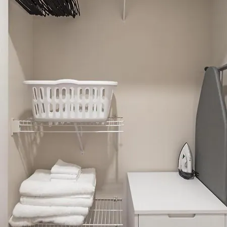 Landing Modern With Amazing Amenities