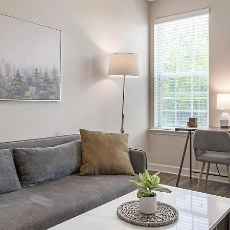 Landing Modern With Amazing Amenities *