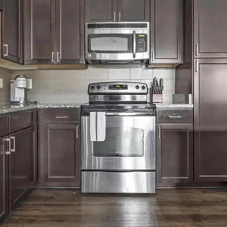 Landing Modern With Amazing Amenities