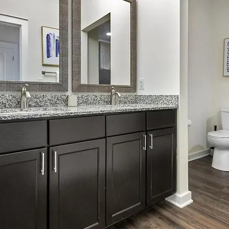 Landing Modern With Amazing Amenities Apartment