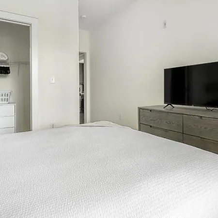 Landing Modern With Amazing Amenities Apartment Charlotte