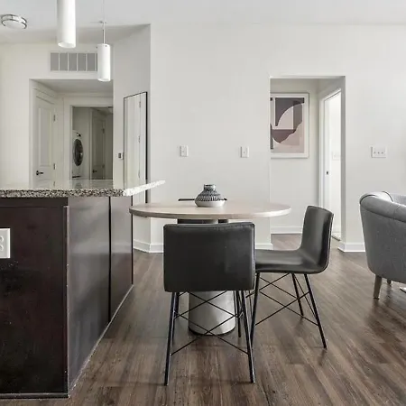 Landing Modern With Amazing Amenities Apartment *