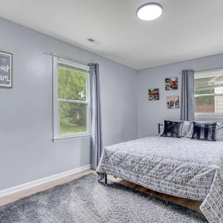 Stylish Near Uptown, Unc, Noda, Plaza-shamrock Charlotte