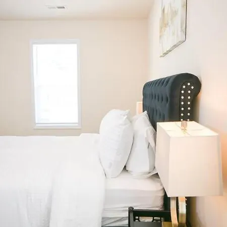 Exquisite E House Holiday home Charlotte