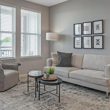 Apartment Landing Modern With Amazing Amenities