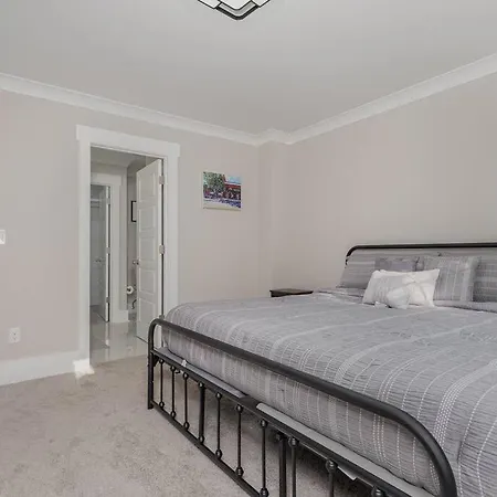 10 Mins From Uptown Clt Retreat! Charlotte