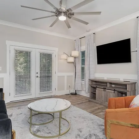 10 Mins From Uptown Clt Retreat! * Charlotte