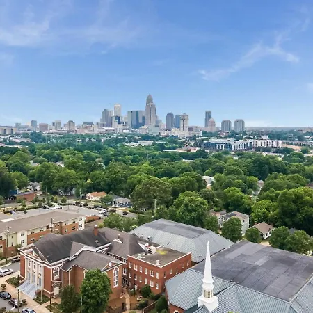 Downtown,fenced Yard,5 Beds Holiday home Charlotte