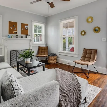 Downtown,fenced Yard,5 Beds