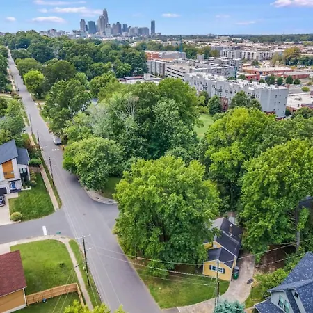 22 Great Area Super Walkable Holiday home *