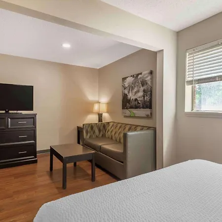 Extended America Select - - Place - E Mccullough Dr 2*