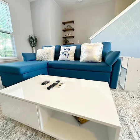 Modern Townhouse - 1 Min To Uptown Clt - Walk To Restaurants