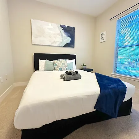 Holiday home Modern Townhouse - 1 Min To Uptown Clt - Walk To Restaurants