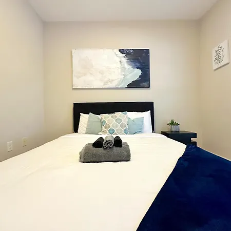 Modern Townhouse - 1 Min To Uptown Clt - Walk To Restaurants * Charlotte
