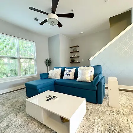 Holiday home Modern Townhouse - 1 Min To Uptown Clt - Walk To Restaurants Charlotte