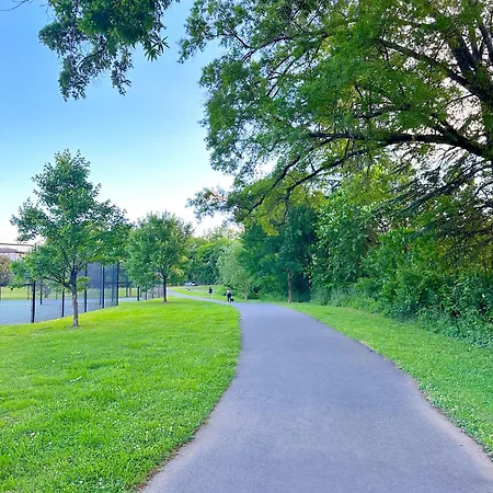 Modern Townhouse - 1 Min To Uptown Clt - Walk To Restaurants