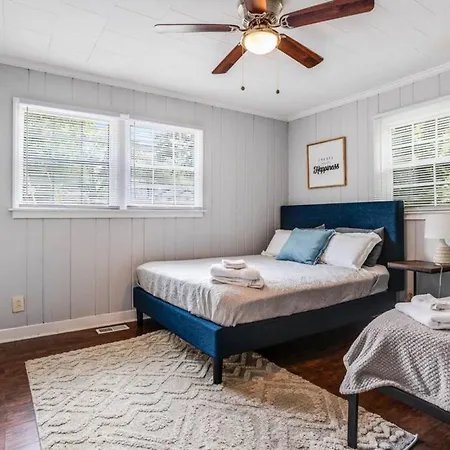 Old Pickney St Holiday home Charlotte