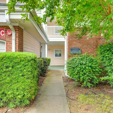 Charming W/ Balcony, 1 Mi To Unc Charlotte! * Charlotte