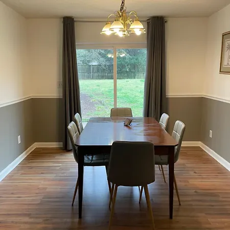 Holiday home Haven - Uptown/airport Corridor