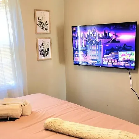 Chic, Modern Retreat, Kids&dog Friendly, Dt Matthews Holiday home