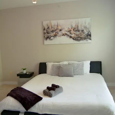 Modern Townhouse - 1 Min To Uptown Clt - Walk To Restaurants Charlotte