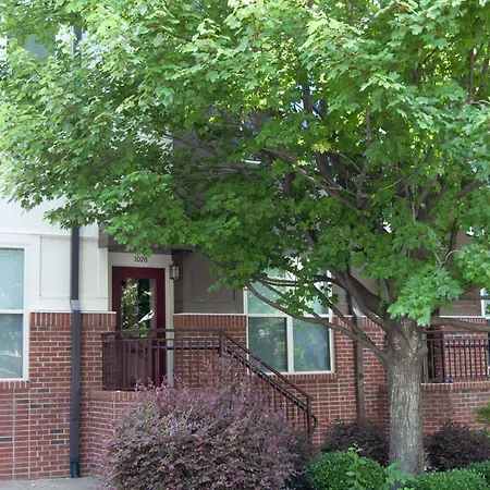 Modern Townhouse - 1 Min To Uptown Clt - Walk To Restaurants