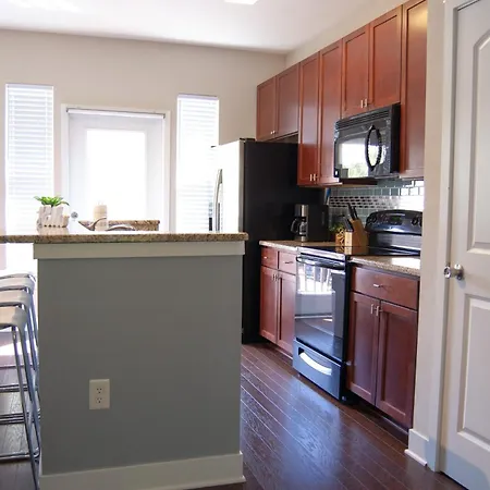 Modern Townhouse - 1 Min To Uptown Clt - Walk To Restaurants Charlotte
