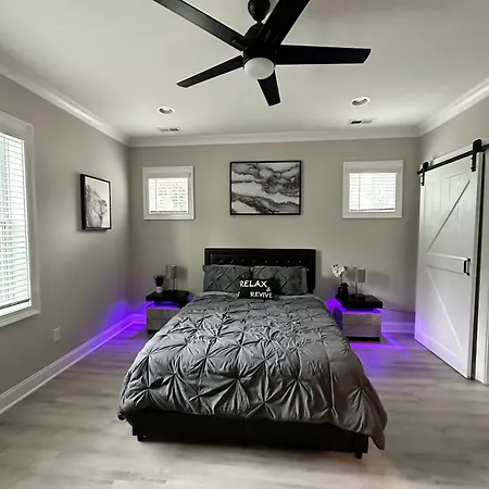 New Charming 3bd Townhome With Wifi - 9 Min To Uptown *